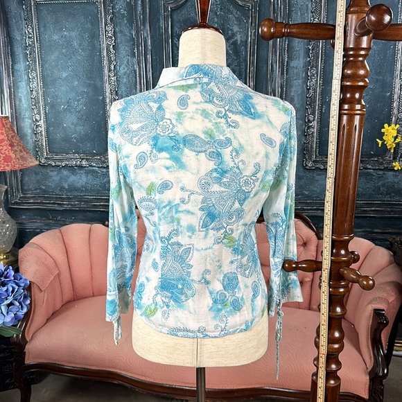 Soft almost sheer collared shirt. Beach paisley watercolors soft - Picture 4 of 10
